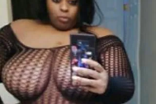 CLICK TOO SEE BIGGEST BOOTY ON... - Image 2