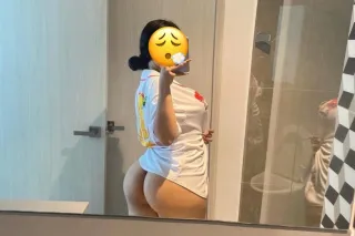 😍🤩😋 my name is valery😋😙😙Im AVA... - Image 1